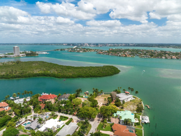Three Bedroom Lido Key Vacation Home Sleeps Eight Guests